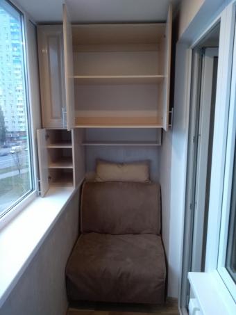 Шкаф распашной на балкон 3