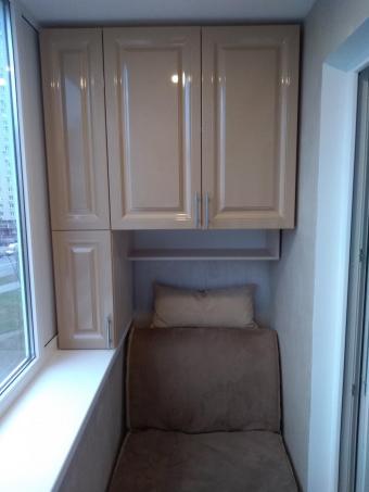 Шкаф распашной на балкон 4